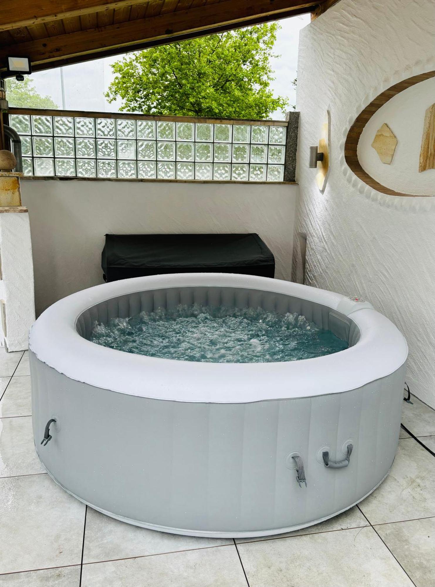 Jacuzzi Terrasse 55' Tv Kueche Regendusche Bad Bellingen Exterior foto