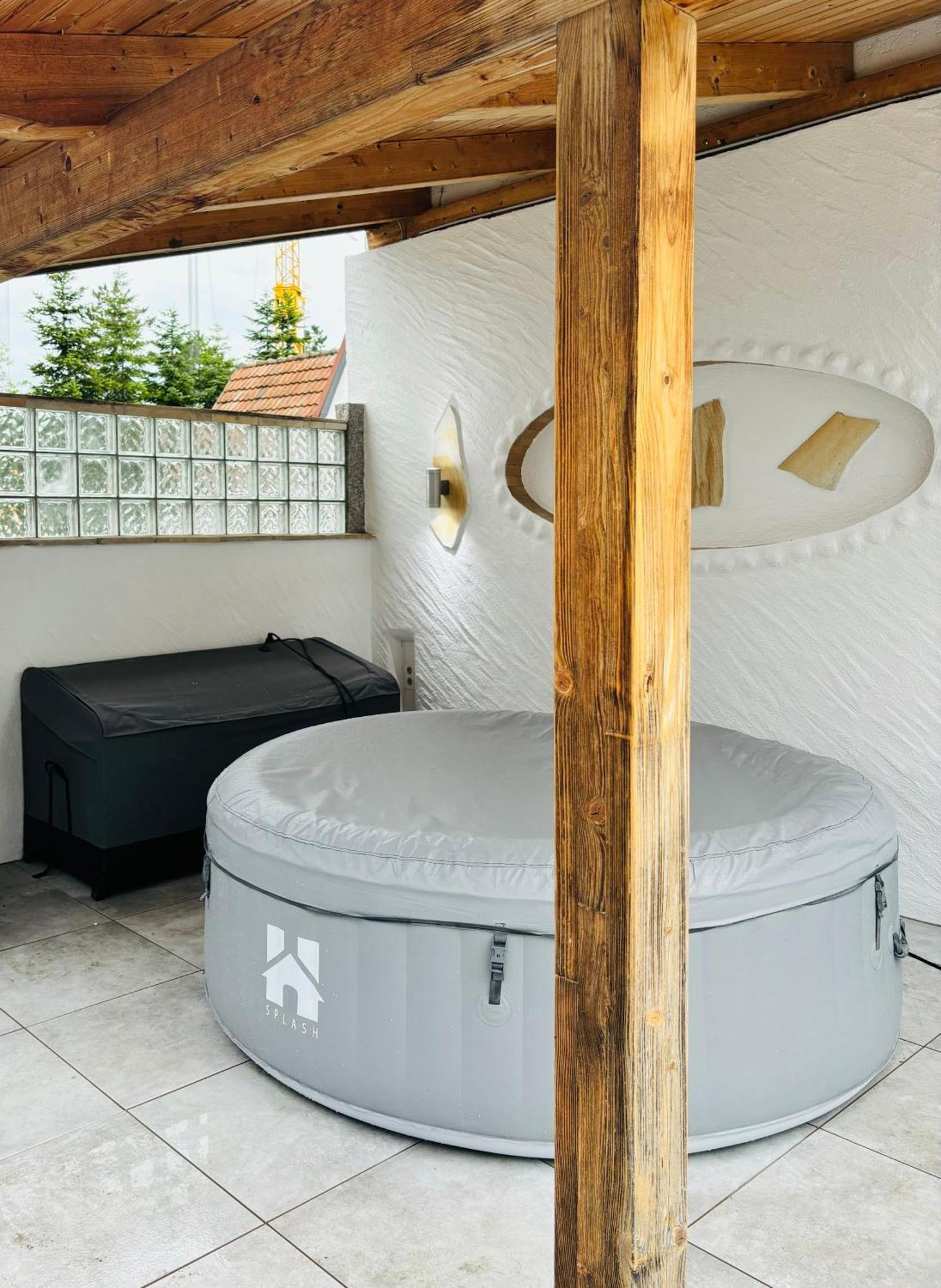 Jacuzzi Terrasse 55' Tv Kueche Regendusche Bad Bellingen Exterior foto